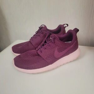 Nike roshe run shoes